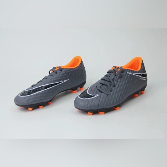 Nike Hypervenom Phantom 3 Club FG
Soccer Cleats Gray Black Orange size 4y 23cm - Picture 1 of 9